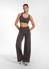 Lade das Bild in den Galerie-Viewer, Weit geschnittene Hose aus Stretch-Jersey - Bio Baumwolle