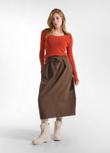 Lade das Bild in den Galerie-Viewer, Boucle Pullover terracotta

