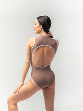 Lade das Bild in den Galerie-Viewer, AURA MOCHA
