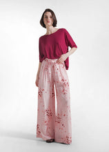 Lade das Bild in den Galerie-Viewer, SALE Yoga Shirt - Deha
