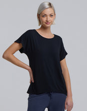 Lade das Bild in den Galerie-Viewer, Fließendes T-Shirt aus Bambusviskose
