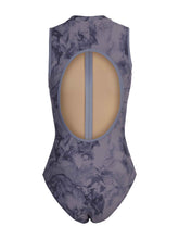 Lade das Bild in den Galerie-Viewer, AURA GRAY FLORAL
