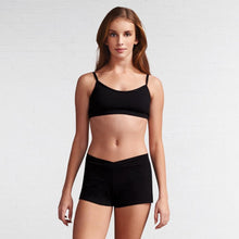Lade das Bild in den Galerie-Viewer, Basic Boy-Short mit V-Bund von Capezio aus Baumwolle
